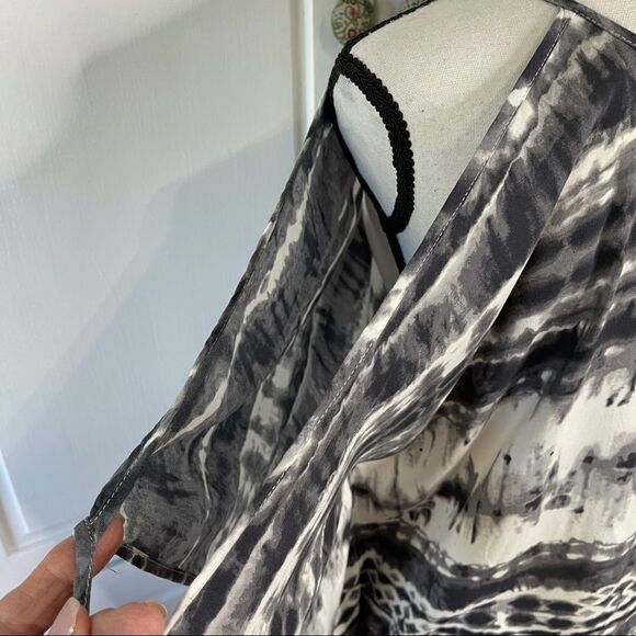 Stella Sky Gray and White Poncho Style Cold Shoulder Top - Picture 5 of 12